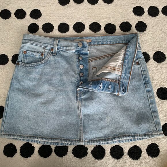 Levi's Icon Jean Skirt Size 29 Blue Distressed Denim Button Fly Casual Boho Mini - Picture 2 of 11